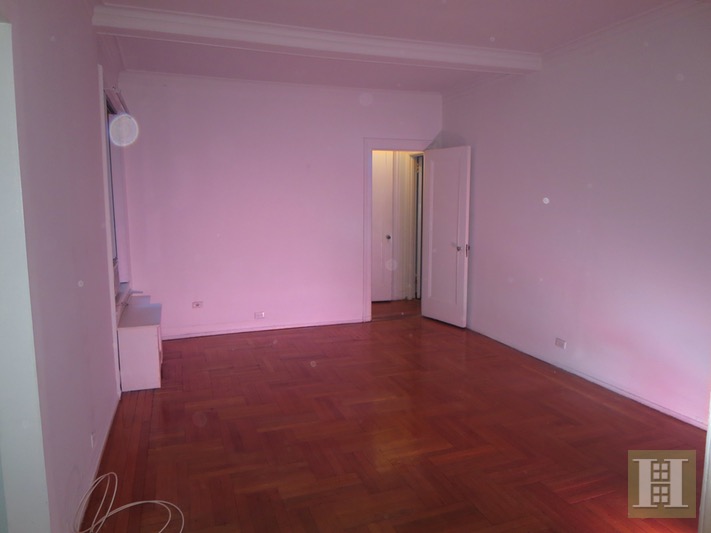 Photo 1 of 120 West 58th Street 8C, Midtown West, NYC, $2,650, Web #: 16218364