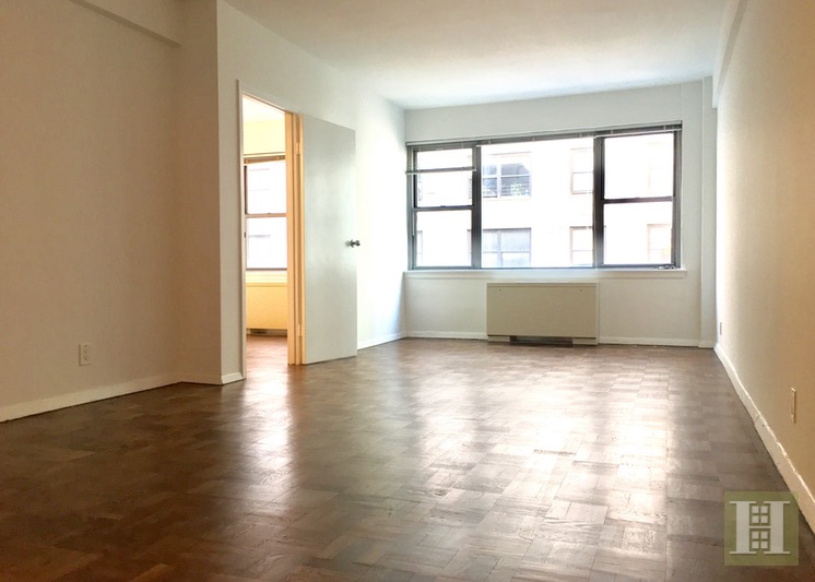 Photo 1 of 210 East 58th Street, Midtown East, NYC, $2,950, Web #: 16589271