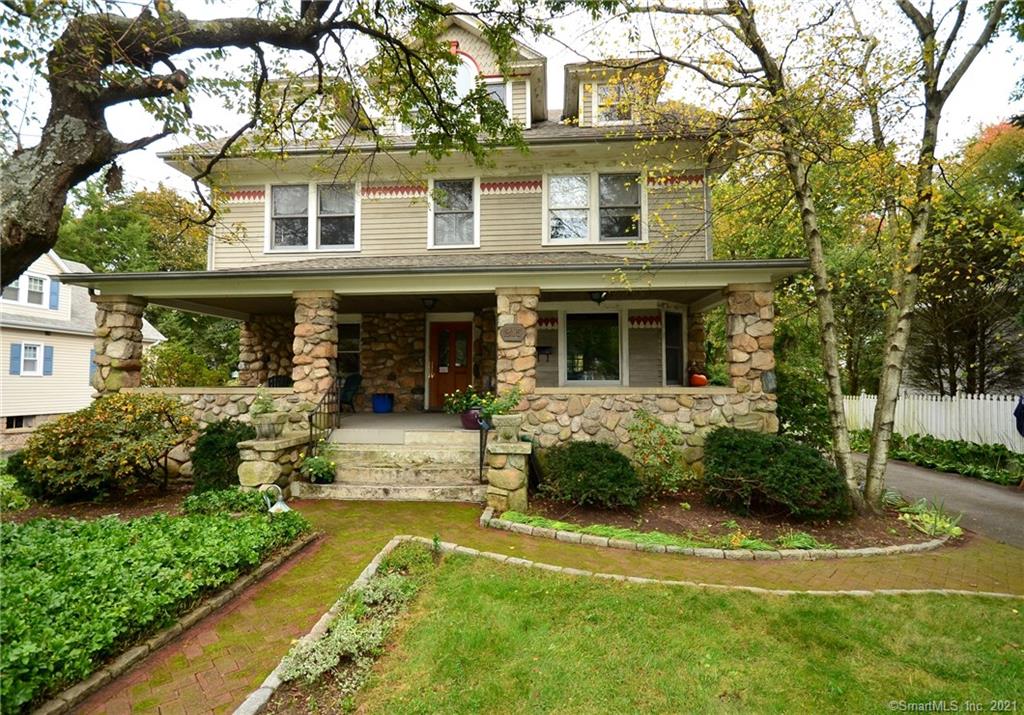 215 COURTLAND AVENUE