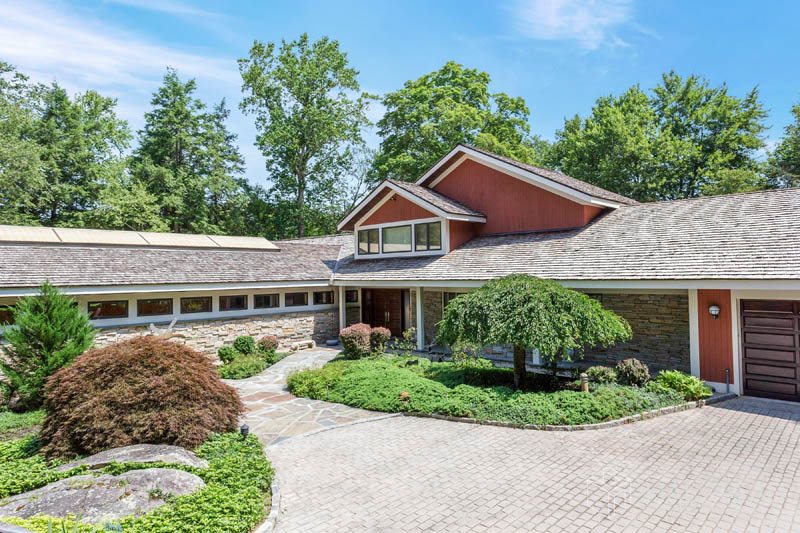 161 SOUTH LAKE DRIVE