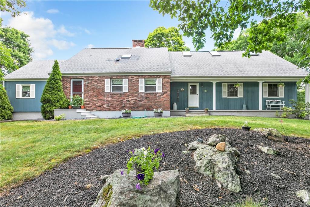 16 PEPPER RIDGE DRIVE