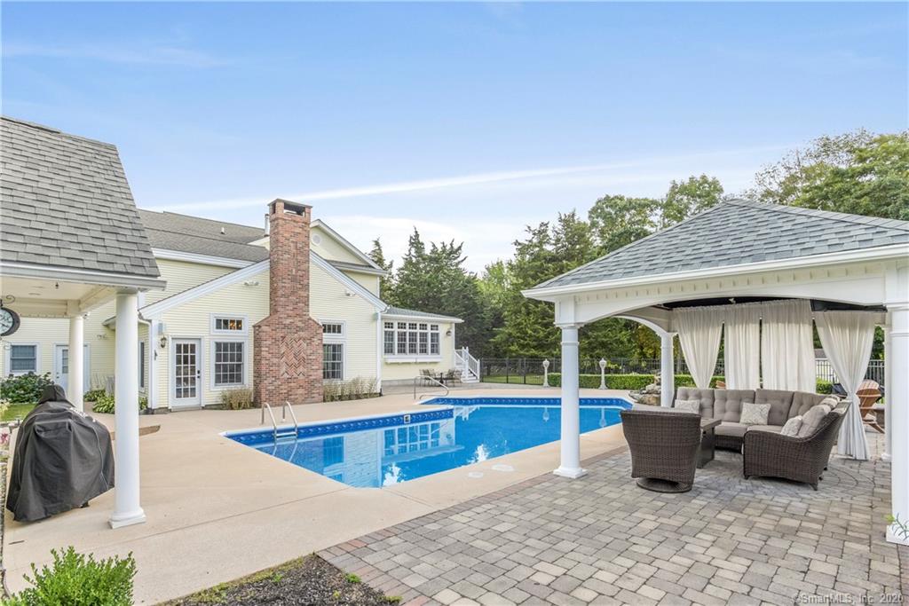 4 PENNY COURT