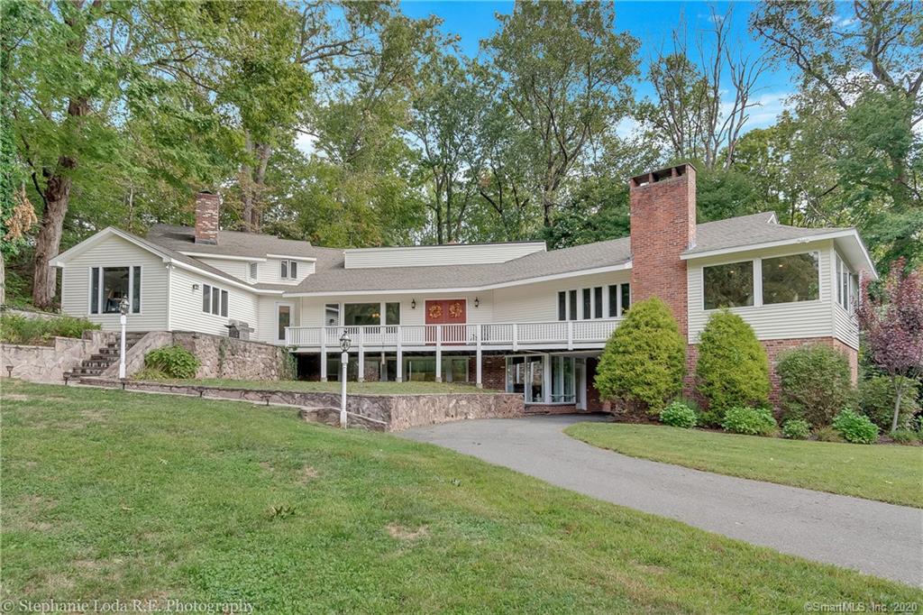 5 MOUNTAINCREST DRIVE
