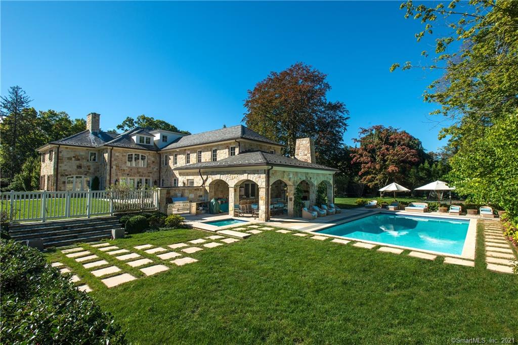 25 FIELD POINT DRIVE