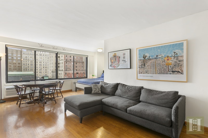 Photo 1 of 372 Central Park West 11E, Upper West Side, NYC, $2,950, Web #: 17346401