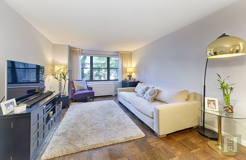 Photo 1 of 245 East 25th Street 4K, Gramercy Park, NYC, $745,000, Web #: 17660899