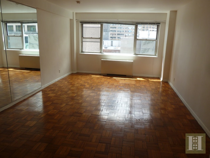 Photo 1 of 321 East 48th Street, Midtown East, NYC, $2,100, Web #: 18174261