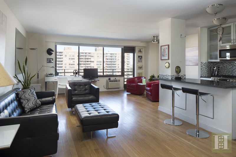 Photo 1 of 372 Central Park West 15N, Upper West Side, NYC, $1,300,000, Web #: 18175583