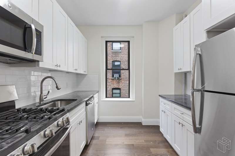 Photo 1 of 526 West 111th Street 6E, Upper West Side, NYC, $4,995, Web #: 18725406