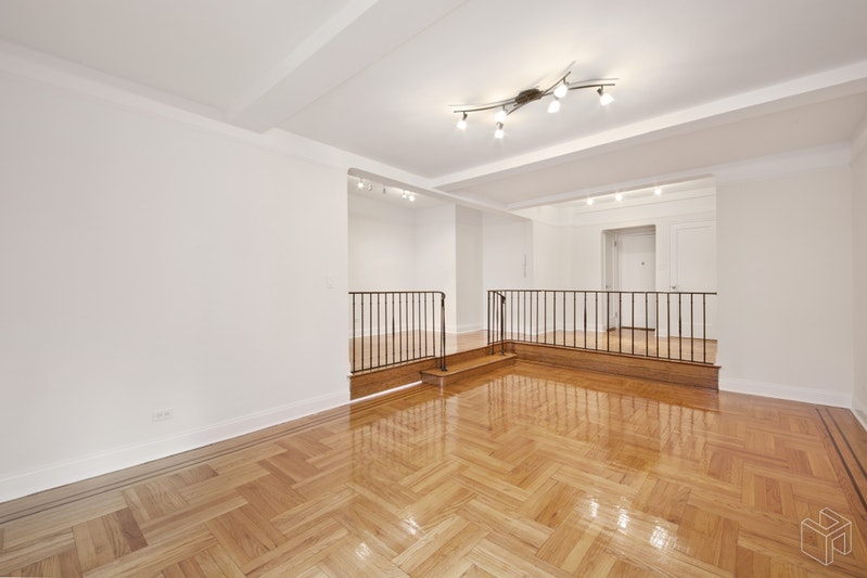 Photo 1 of 231 East 76th Street 8H, Upper East Side, NYC, $4,200, Web #: 19118873