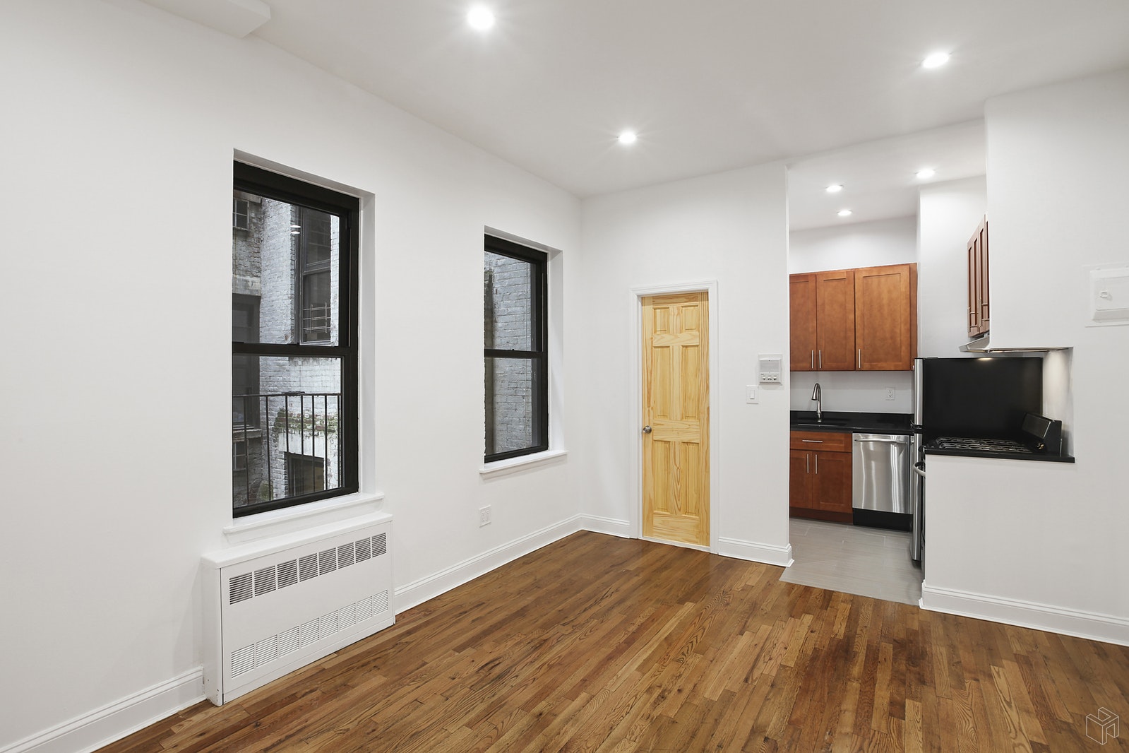 Photo 1 of 330 West 85th Street 3B, Upper West Side, NYC, $2,095, Web #: 19389695