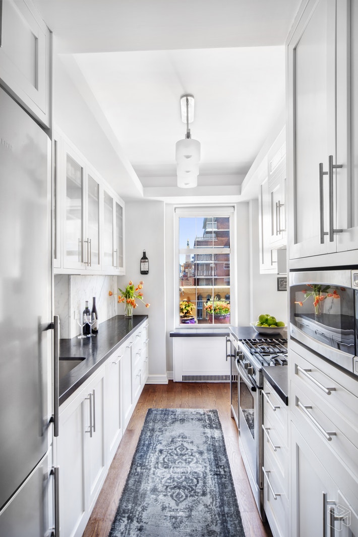 410 WEST 24TH STREET 17A, Chelsea, $2,950,000, Web #: 19497958