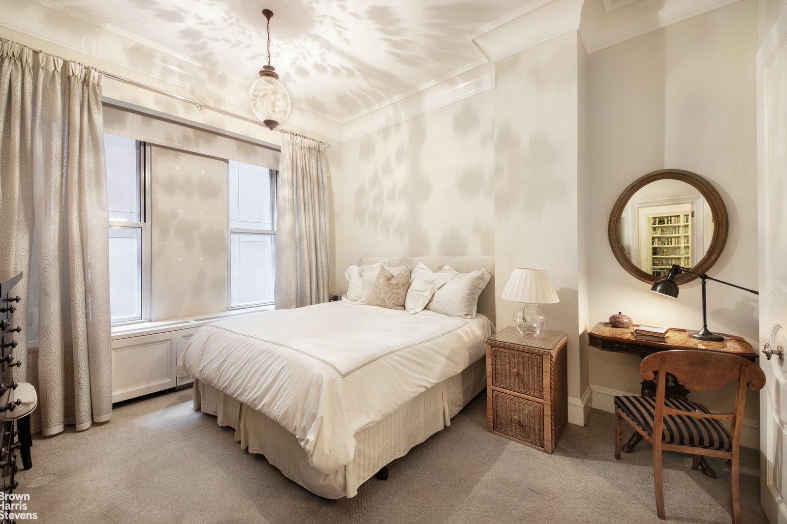 180 WEST 58TH STREET 4B, Midtown West, $1,555,000, Web #: 19619550