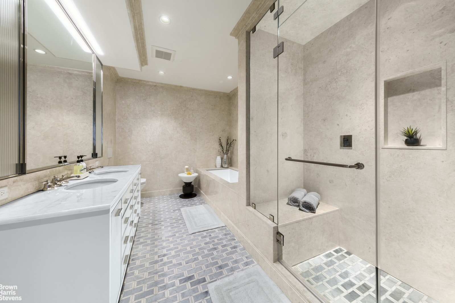 498 WEST END AVENUE 8A, Upper West Side, $4,225,000, Web #: 19637321