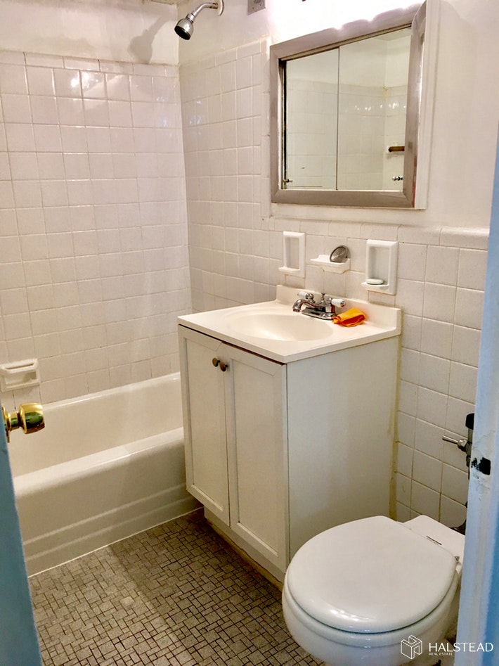 71 -40 112TH STREET 107, Forest Hills, $2,500, Web #: 19858228