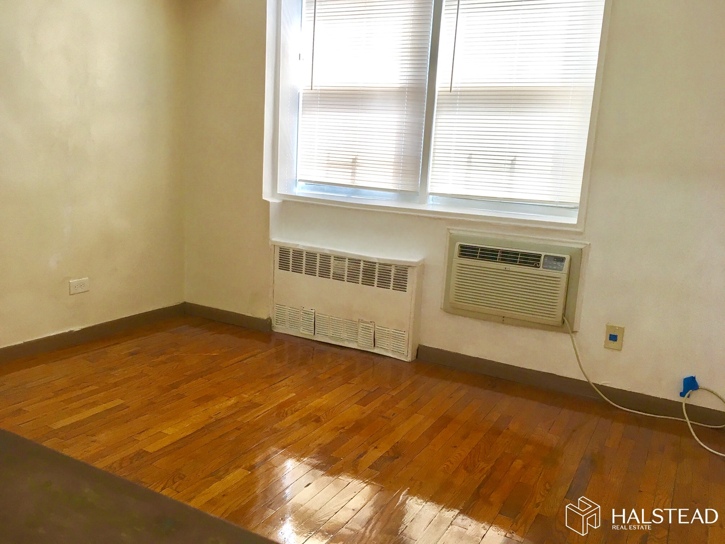 71 -40 112TH STREET 107, Forest Hills, $2,500, Web #: 19858228