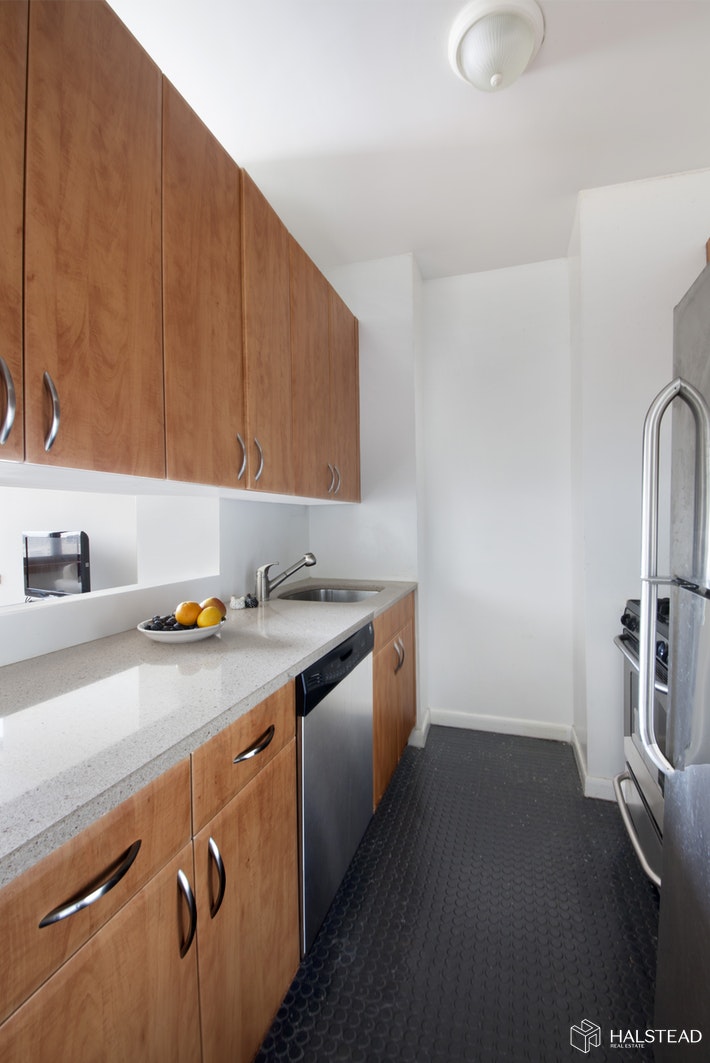 524 EAST 72ND STREET 41F, Upper East Side, $725,000, Web #: 19872457