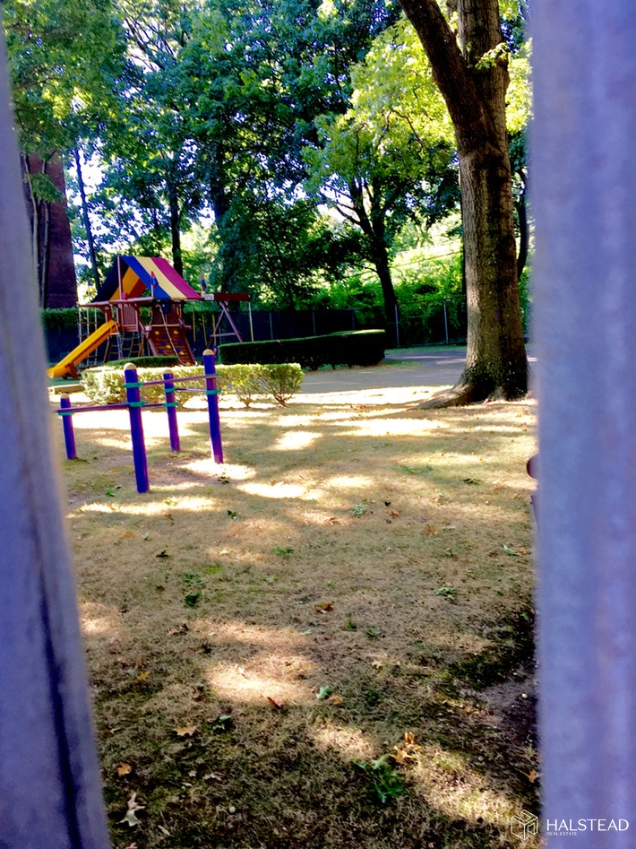 75 -02 AUSTIN STREET 3F, Forest Hills, $2,000, Web #: 19873281