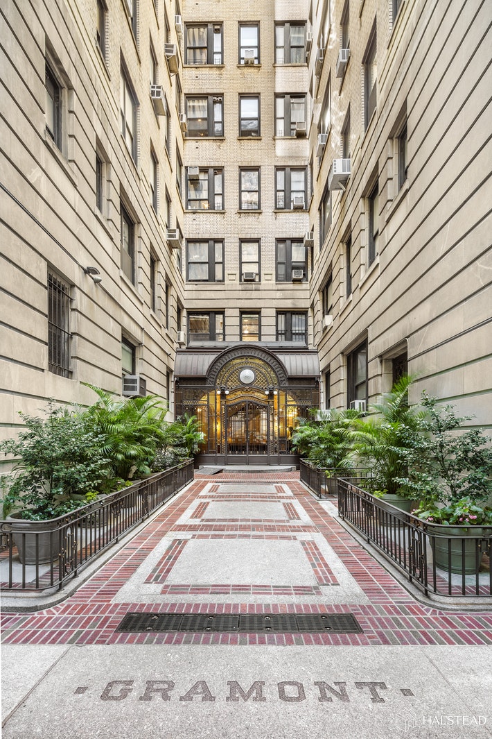 215 WEST 98TH STREET 10B, Upper West Side, $2,745,000, Web #: 19877455