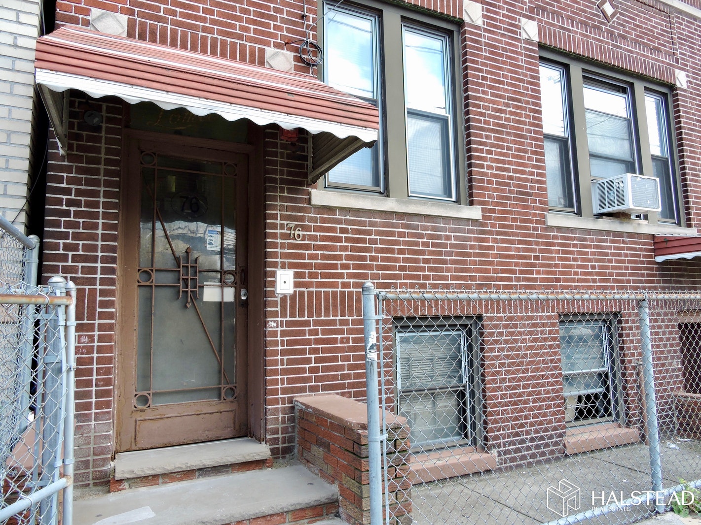 76 ROMAINE AVE 1B