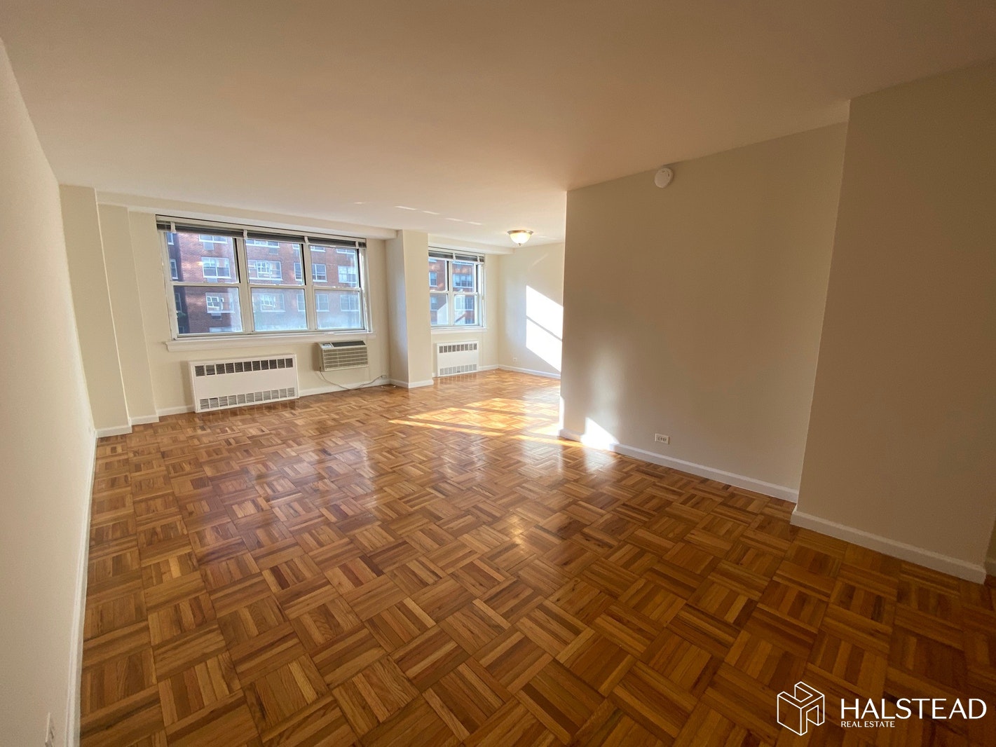 201 EAST 19TH STREET 4J