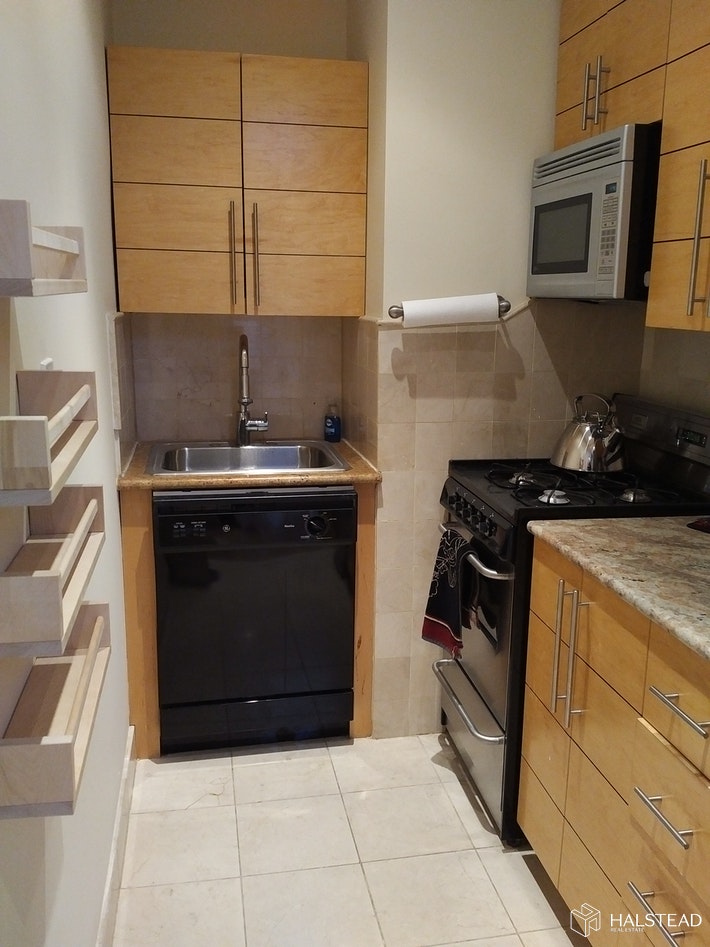106 EAST 60TH STREET 5R