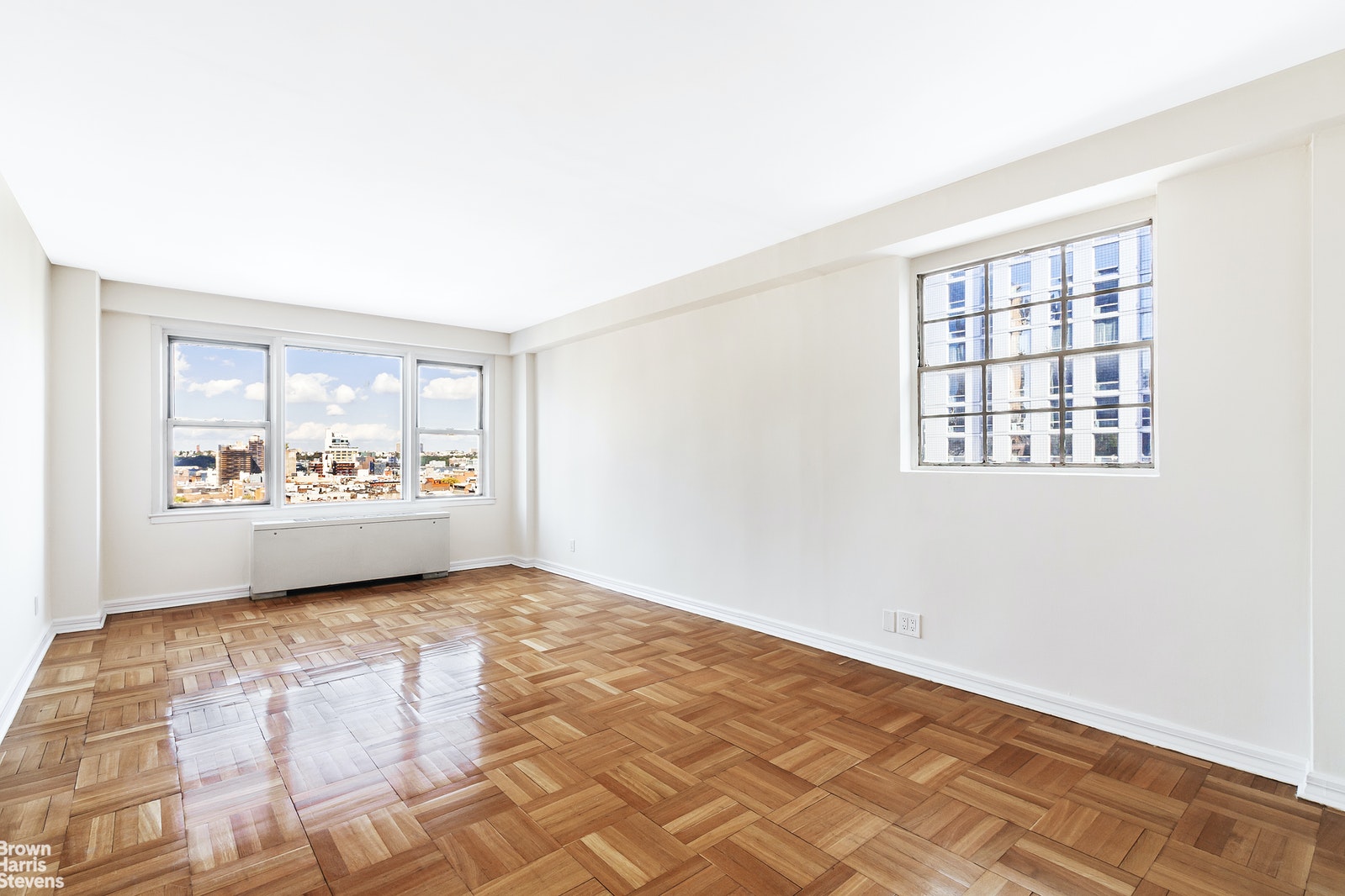 Photo 1 of 301 West 45th Street 16C, Midtown West, NYC, $2,383, Web #: 20283995