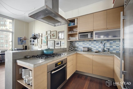 475 GREENWICH STREET 2C