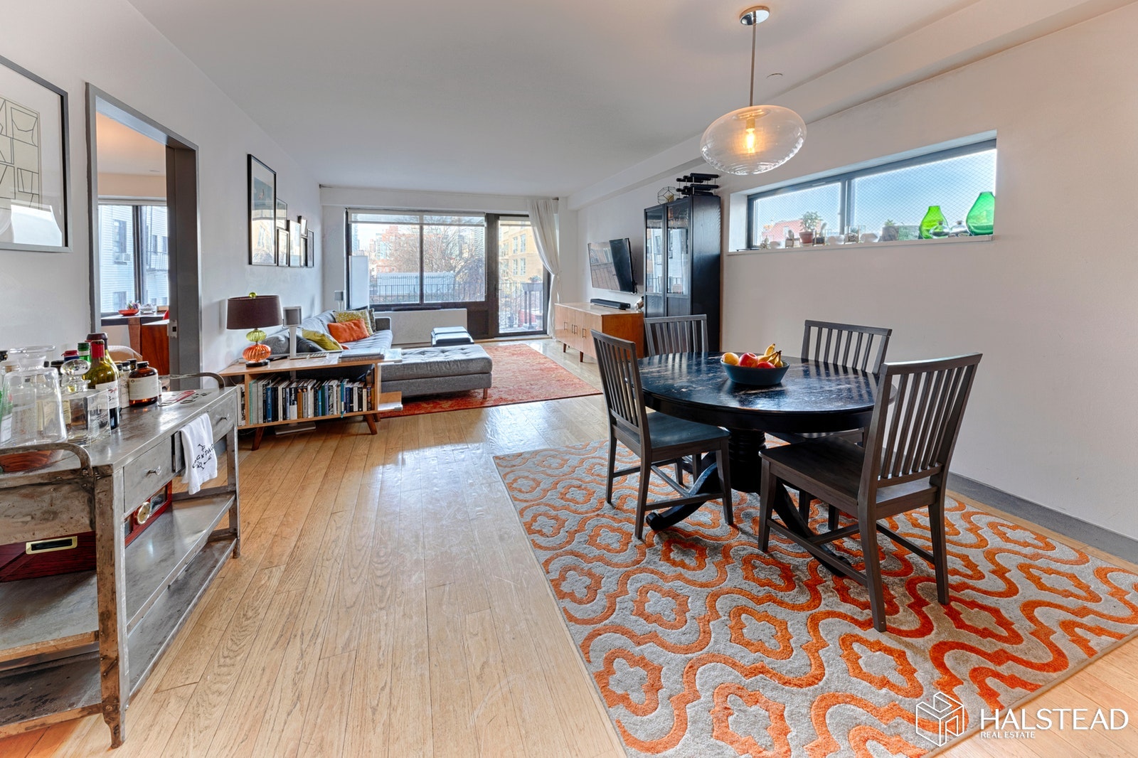 LARGE ONE BED WITH HOME OFFICE & TERRACE