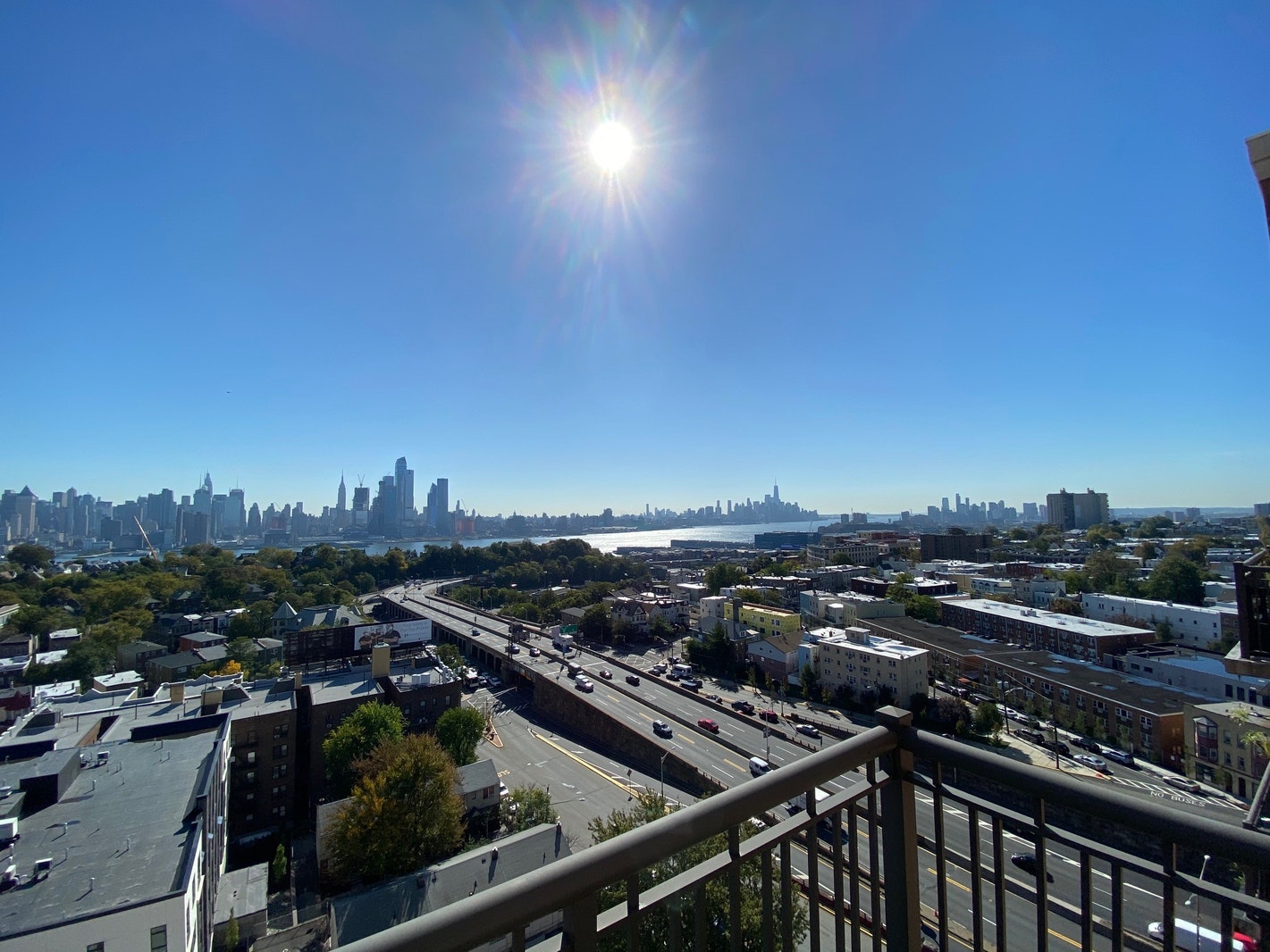 3312 HUDSON AVE 12E