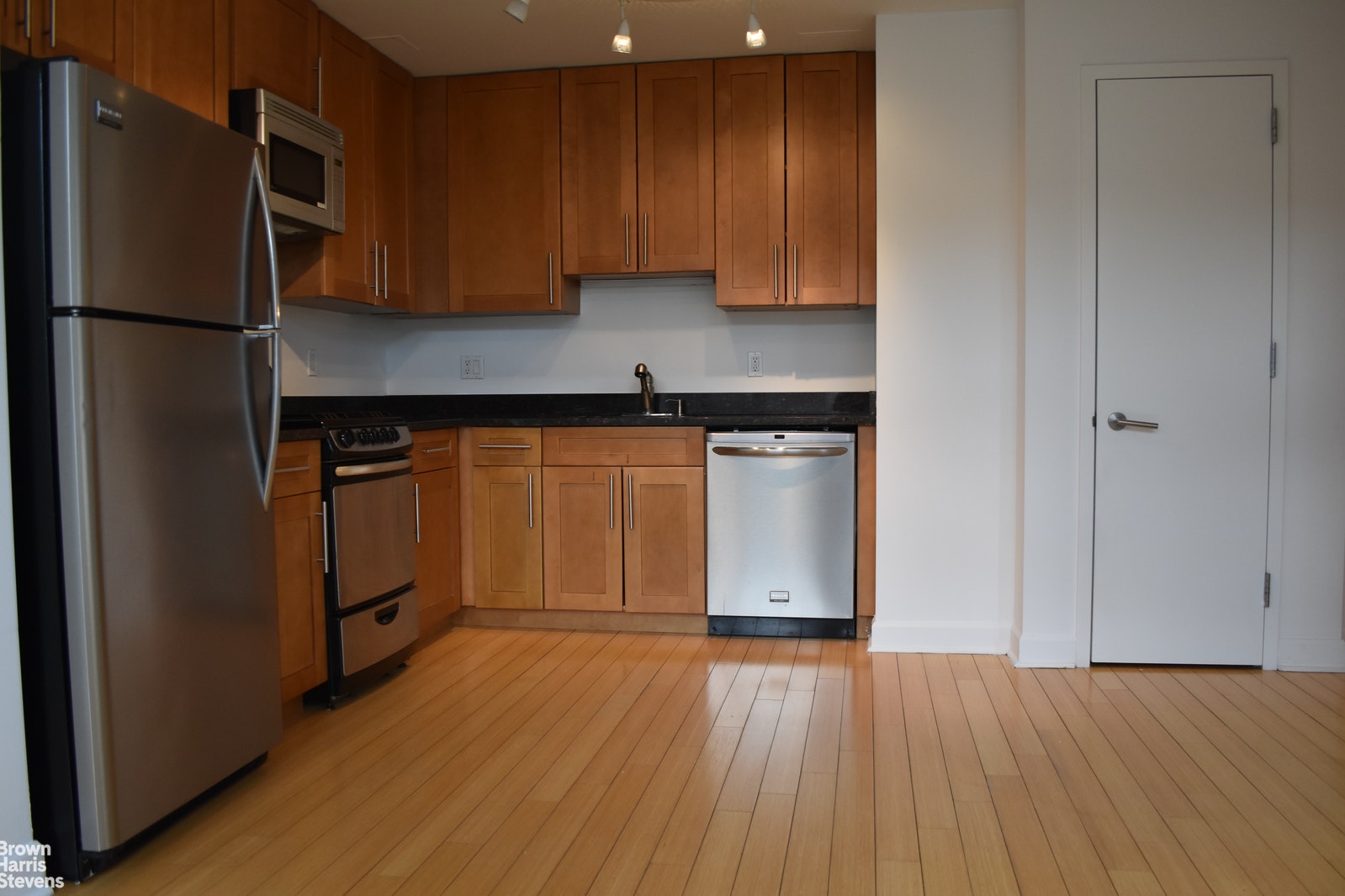 350 WADSWORTH AVENUE 5A