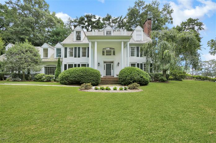 1 Belle Haven Pl
