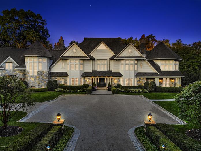 5 Old Round Hill Ln