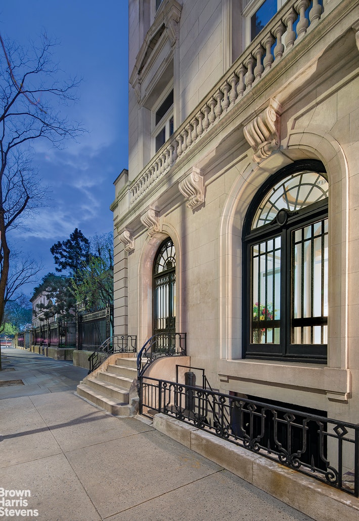 11 EAST 70TH STREET GALLERY/1A
