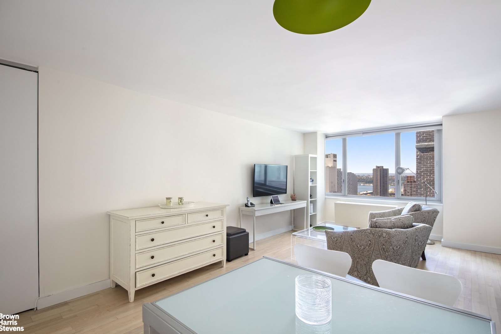 Photo 1 of 322 West 57th Street 35V, Midtown West, NYC, $965,000, Web #: 22431512