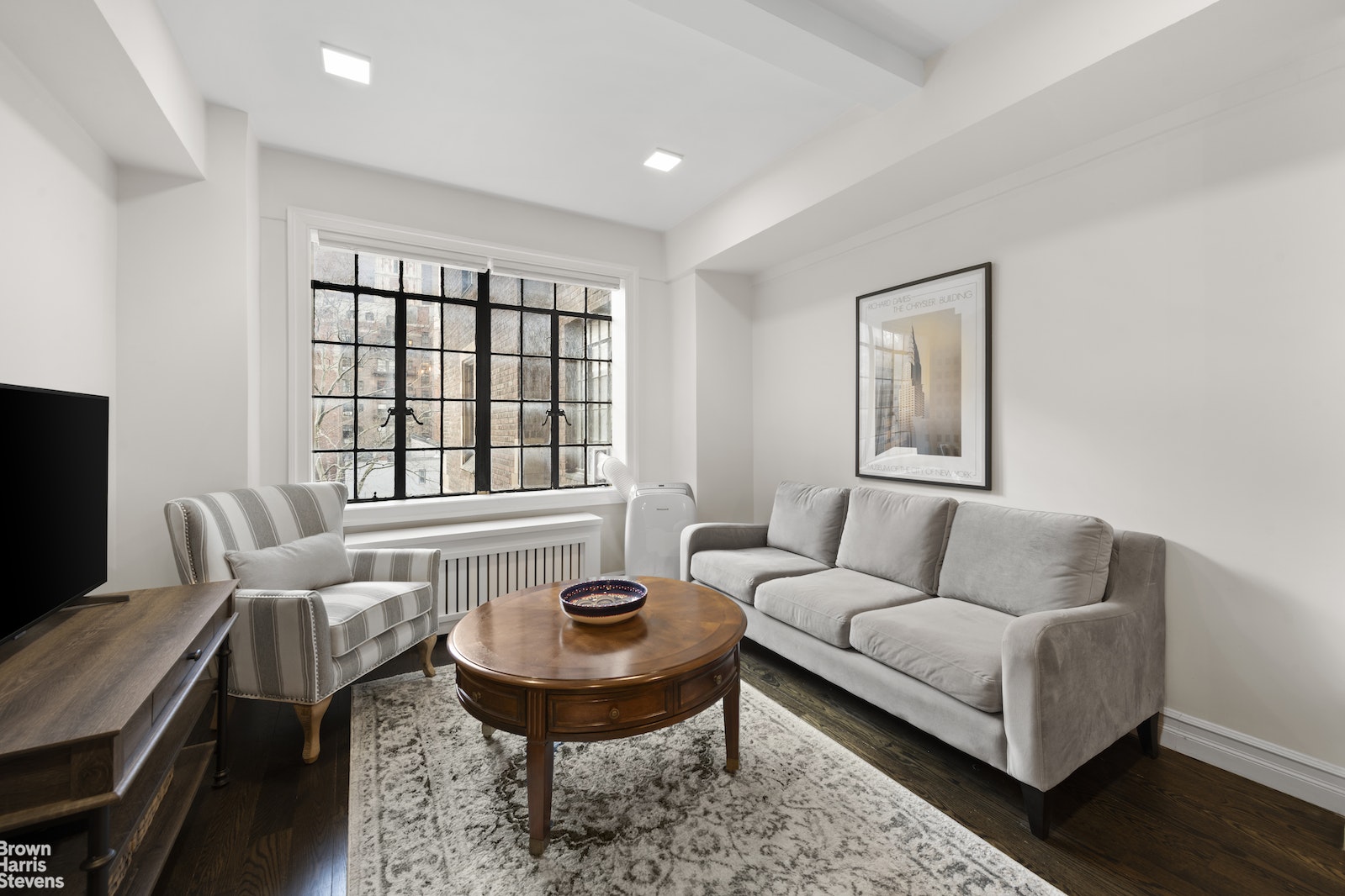 Photo 1 of 45 Tudor City Place 507, Kips Bay, NYC, $3,250, Web #: 22550713