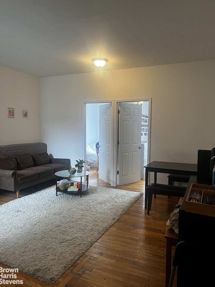 Photo 1 of 205 West 103rd Street 5E, Upper West Side, NYC, $6,000, Web #: 22623622