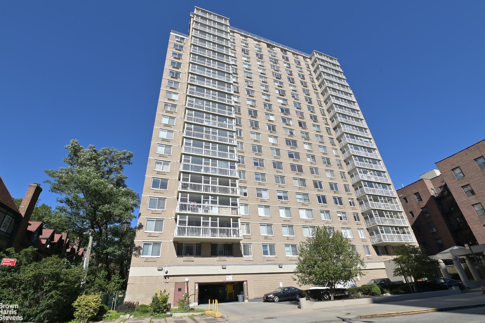 Photo 1 of 118-17 Union Turnpike 2F, Forest Hills, Queens, NY, $275,000, Web #: 22726858