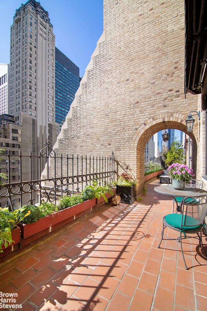Photo 1 of 480 Park Avenue 18H, Midtown East, NYC, $5,395,000, Web #: 22741749