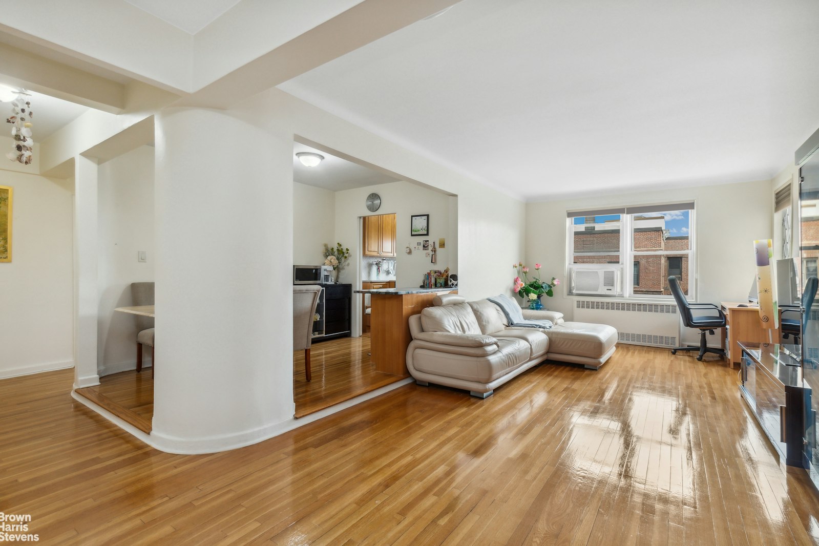 Photo 1 of 68-61 Yellowstone Blvd 715, Forest Hills, Queens, NY, $628,000, Web #: 22930559