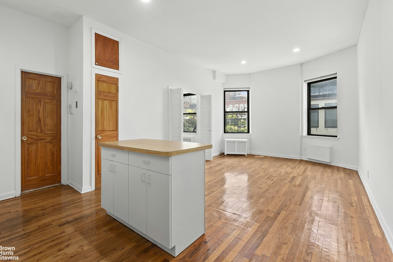 Photo 1 of 330 West 85th Street 4H, Upper West Side, NYC, $3,500, Web #: 22989109