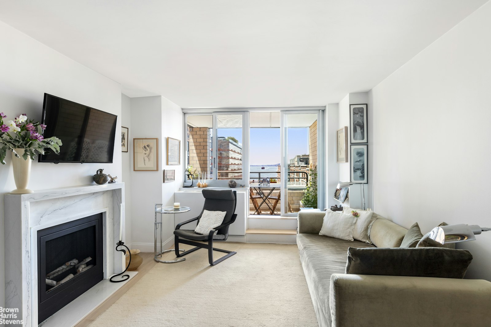 Photo 1 of 200 Rector Place 10F, Battery Park City, NYC, $965,000, Web #: 22993819