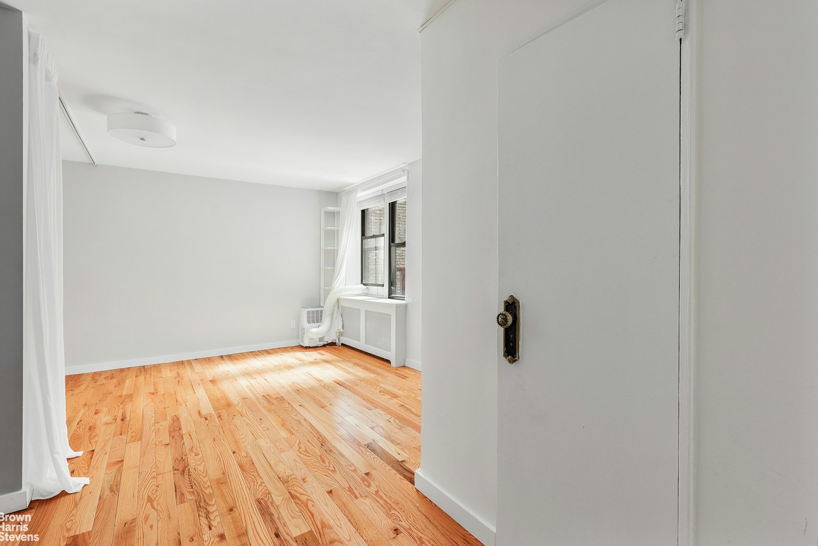 Photo 1 of 1420 York Avenue 2D, Upper East Side, NYC, $2,900, Web #: 22994060