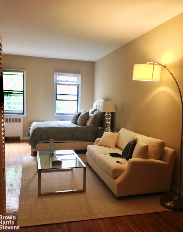 Photo 1 of 230 East 52nd Street 3A, Midtown East, NYC, $2,500, Web #: 23035226