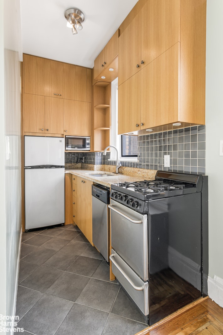 Photo 1 of 269 West 72nd Street 14C, Upper West Side, NYC, $495,000, Web #: 23043031