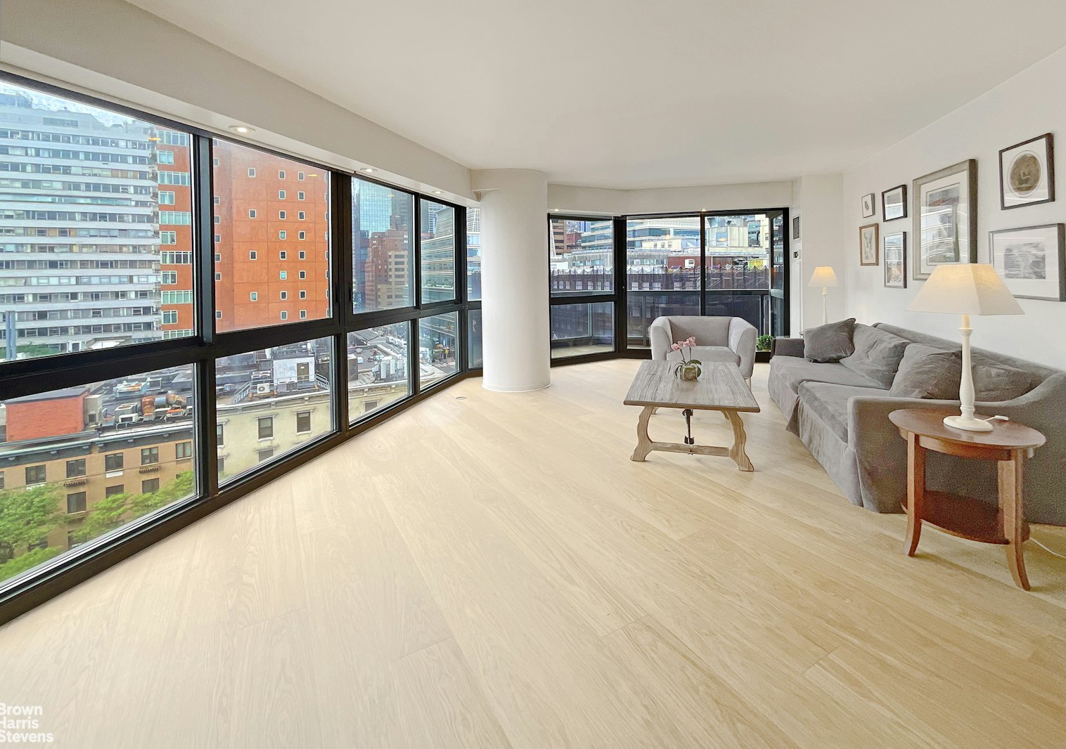 Photo 1 of 200 East 61st Street 9A, Upper East Side, NYC, $6,500, Web #: 23058730