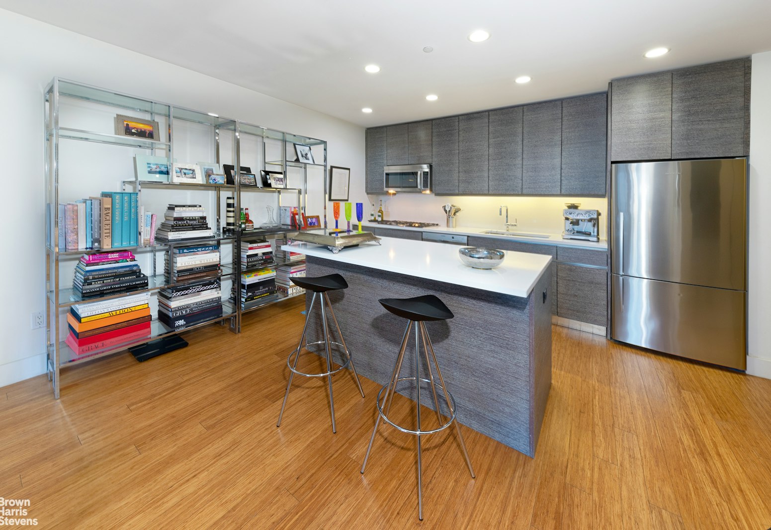 Photo 1 of 305 West 16th Street 6B, Chelsea, NYC, $1,300,000, Web #: 23084158