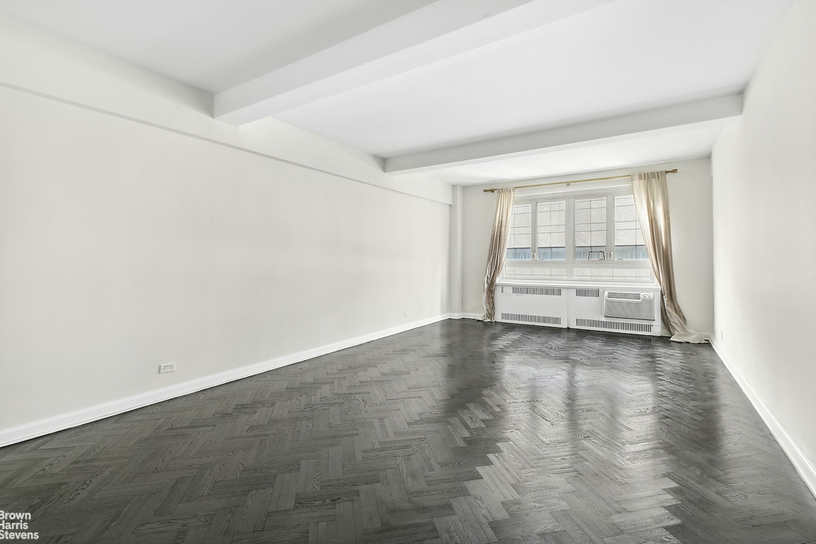 Photo 1 of 333 West 57th Street 7C, Midtown West, NYC, $5,000, Web #: 23087531