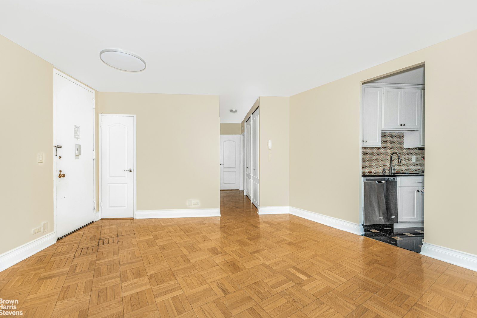 Photo 1 of 20 West 64th Street 20D, Upper West Side, NYC, $9,700, Web #: 23104156