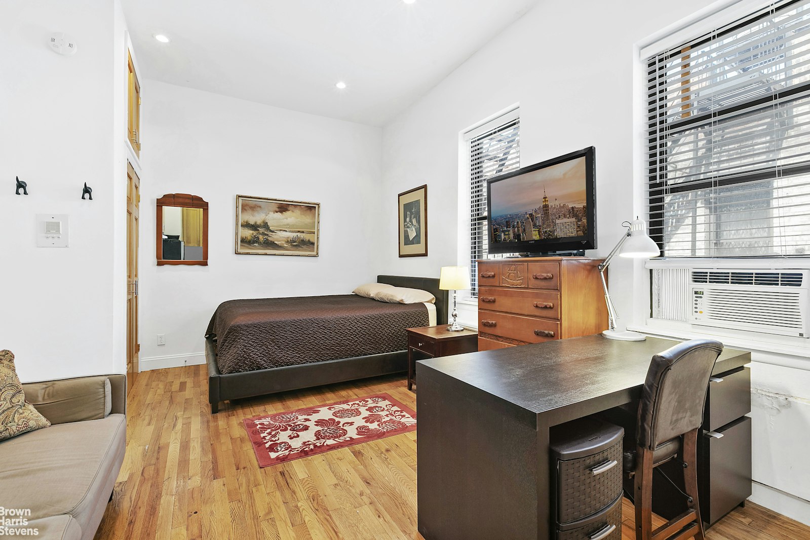Photo 1 of 330 West 85th Street 6B, Upper West Side, NYC, $2,495, Web #: 23118373